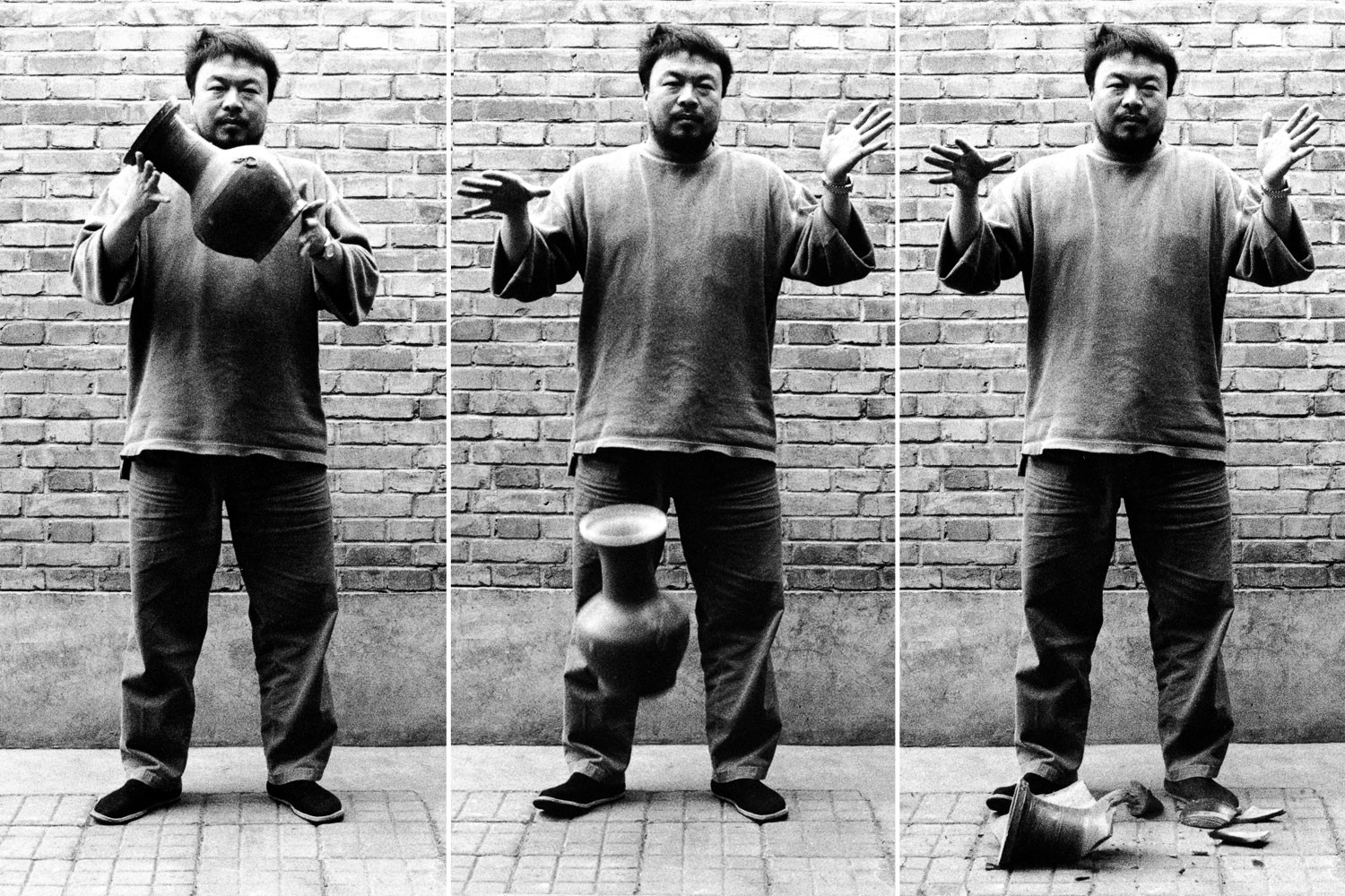 Ai weiwei dropping a old vase